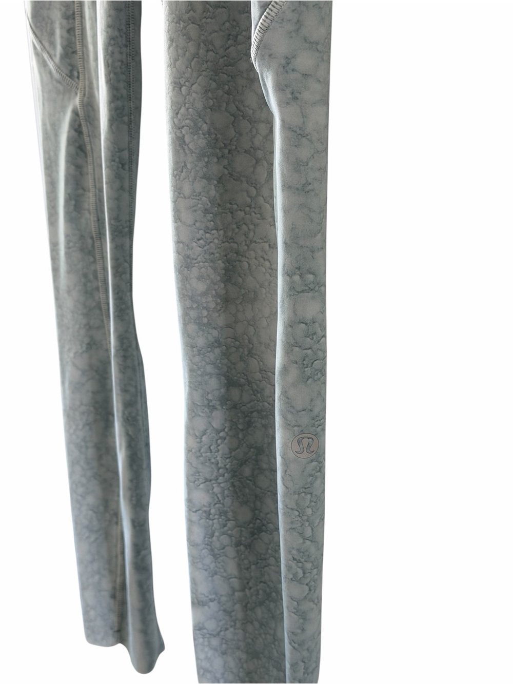 Lululemon Fast and Free Tight 25" Nulux
City Grit White Blue Fog sz 6 high rise - Picture 4 of 6